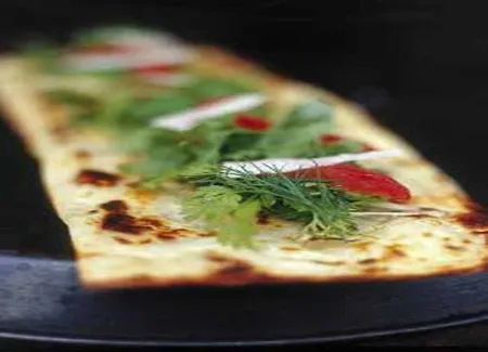 Tarte flammee aux herbes fraiches