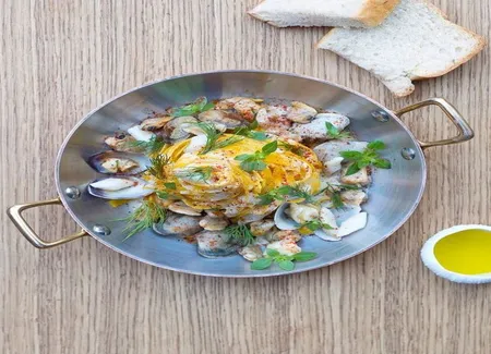Tagliatelles, coquillages et salicorne