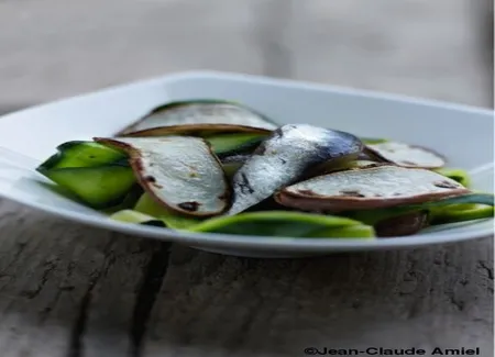 Tagliatelles de courgettes aux anchois et navets sautés