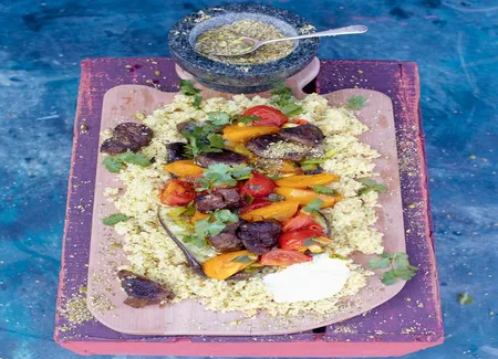 Tajine d'agneau, aubergines poêlées et crumble de cumin