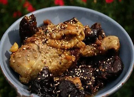 Tajine de poulet aux fruits secs