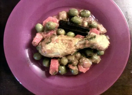 Tajine de poulet, olives et carottes