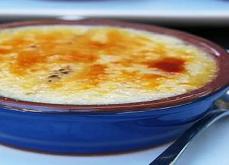 Tapioca crémeux au lait de coco et à la vanille, façon crème brûlée