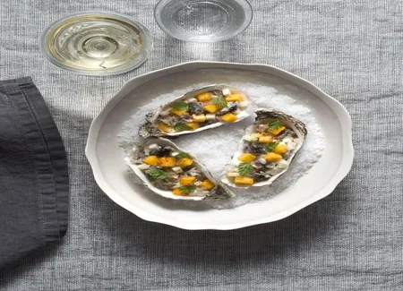 Tartare d'huîtres, mangue et céleri
