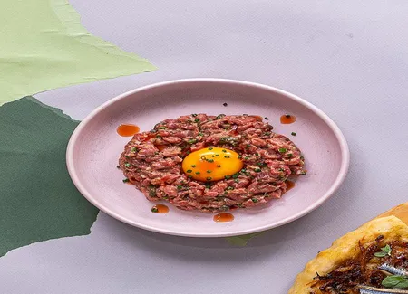 Tartare de boeuf aux anchois