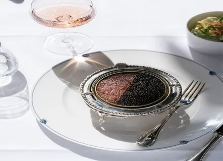 Tartare de boeuf, caviar, sucrine
