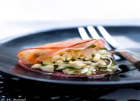 Tartare de crabe, radis mariné