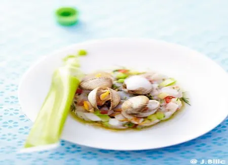 Tartare de poisson à l'avocat jus de coques et wasabi
