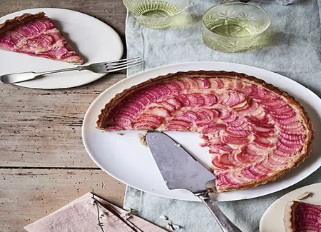 Tarte à la rhubarbe et crème d'amande