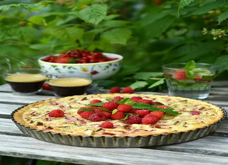 Tarte à la rhubarbe et jus d'orange