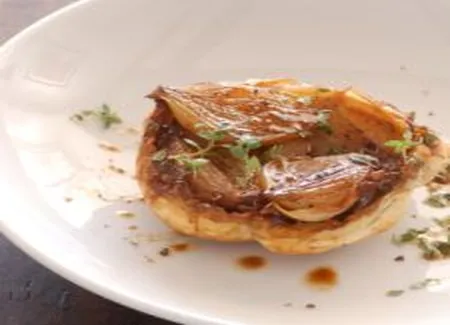 Tarte aux échalotes caramélisées à l'érable