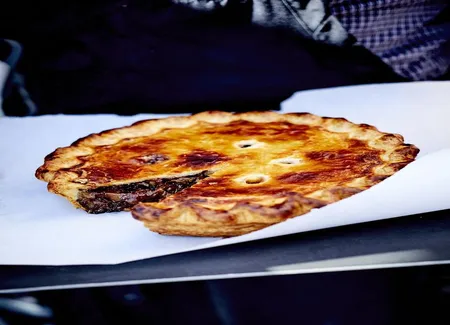 Tarte aux poires caramélisées et aux noix