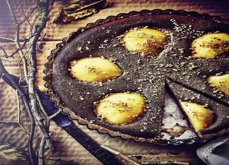 Tarte aux poires, crème de marron et farine de châtaigne