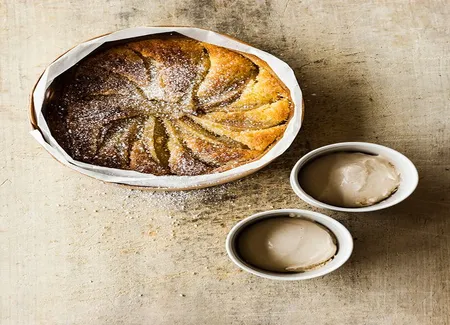 Tarte aux poires, pâte noisette, et crème d'amande