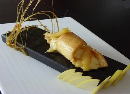 Tarte aux pommes et pâtissières au calavados