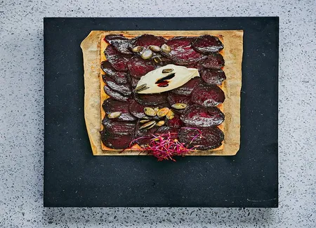 Tarte fine à la crapaudine, crème à l'huile de courge