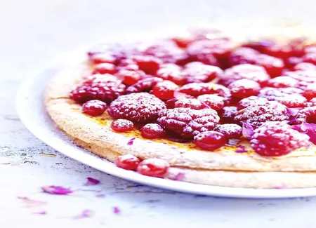 Tarte fruits rouges, rose et violette