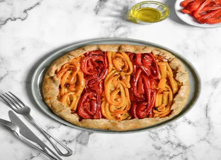 Tarte rustique multicolore aux poivrons