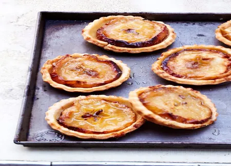 Tartelettes aux pommes couchées
