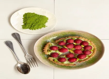 Tartes aux framboises au thé matcha