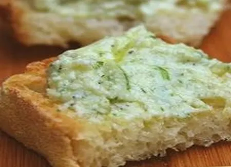 Tartinade à la féta, au citron et à l'aneth