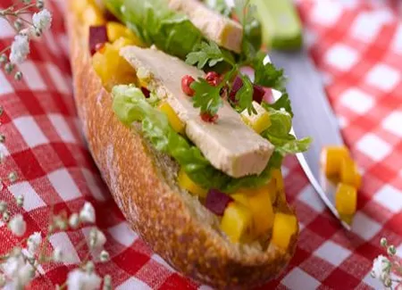 Tartines au foie gras aux fruits et légumes d'ici et d'ailleurs