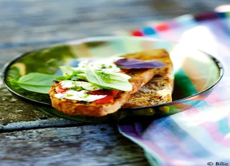 Tartines au magret de canard et figues