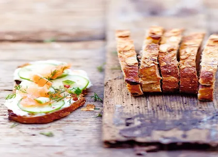 Tartines au saumon mariné et raifort