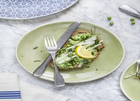 Tartines petits pois, ricotta, menthe
