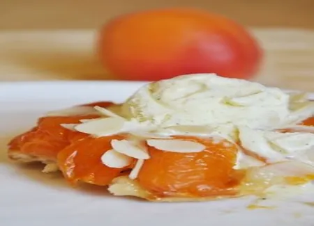 Tatins individuelles aux abricots et aux amandes