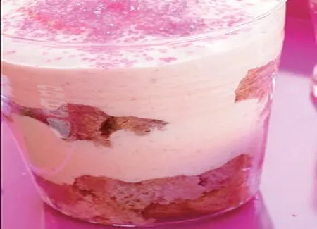 Tiramisu parfumé à la rose