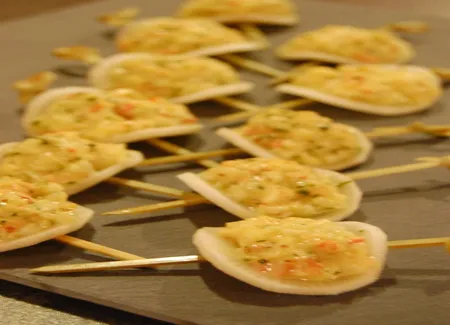 Toasts de radis noir au crabe des neiges