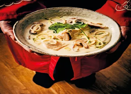 Tom kha kai ou soupe thaïe au lait de coco