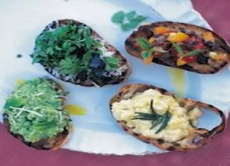 Tomates et olives pour crostini