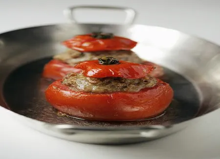 Tomates farcies au taboulé de saumon