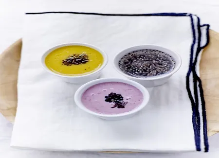 Trois petites boissons chia et huiles essentielles