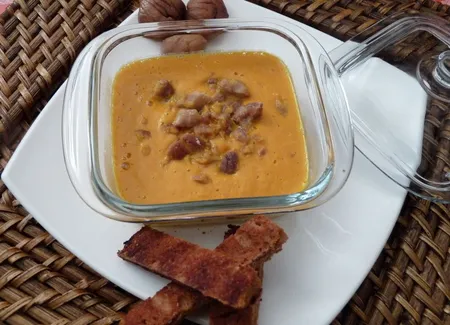 Velouté potimarron, chataîgnes et pain d'épices