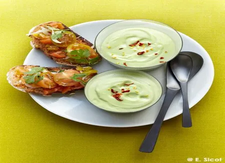 Velouté d'avocat au lait de coco