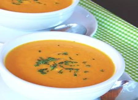Velouté de carottes aux pommes et lait de coco