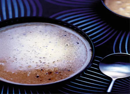 Velouté de châtaignes, bacon fumé et chantilly vanille