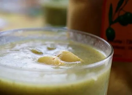 Velouté de courgettes au safran et citrons confits