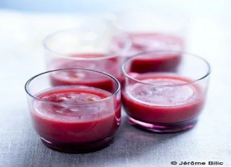 Velouté de légumes, foie gras et copeaux de jambon