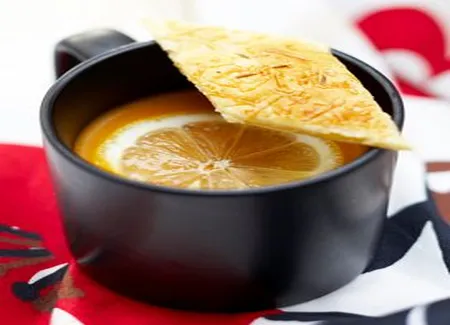 Velouté et feuilletés au parmesan