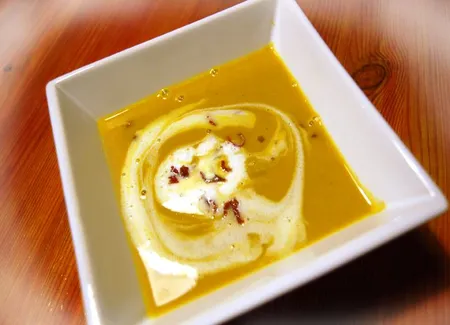 Velouté légumes épicés et brisures de magrets