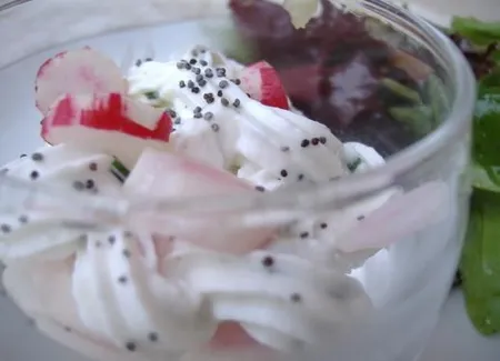 Verrine de chèvre frais, pomme et radis