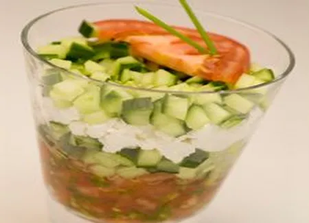Verrine de tomate, ricotta et concombre