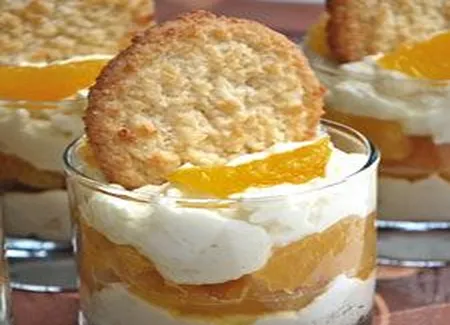 Verrines de mascarpone au chocolat blanc, noix de coco et orange