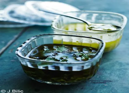 Vinaigrette de sel de sésame-groseilles