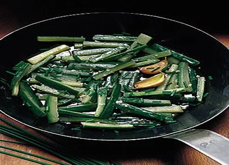 Concombre sauté à la ciboulette