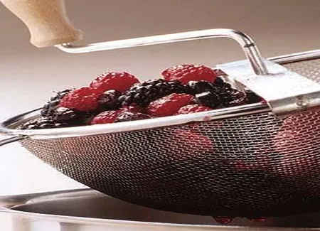 Confiture aux fruits des bois